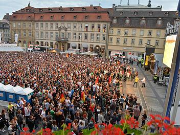 Dem Spaß auf der Fanmeile auf dem Maxplatz steht nicht mehr im Wege. Foto: Ronald Rinklef