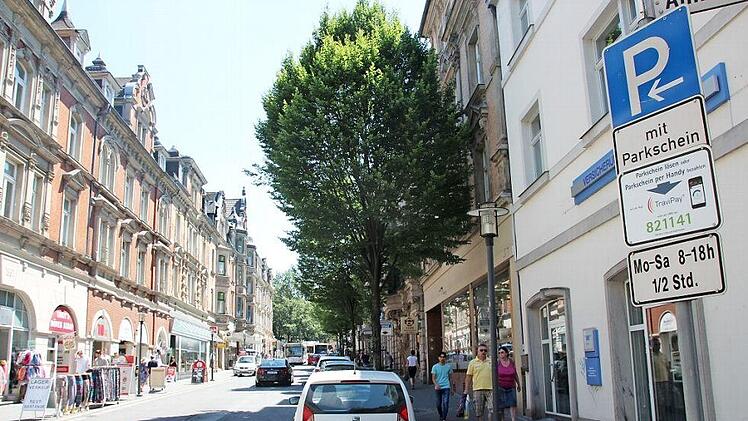 Derzeit gibt es in der oberen Mohrenstraße eine Reihe von gebührenpflichtigen Kurzzeitparkplätze. Möglich, dass diese künftig nur noch von den Anwohnern genutzt werden dürfen. Foto: Oliver Schmidt