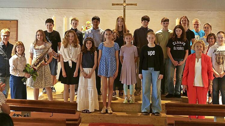 Sch&uuml;lerinnen und Sch&uuml;ler der Musikschule H&ouml;chstadt begeisterten beim Muttertagskonzert.