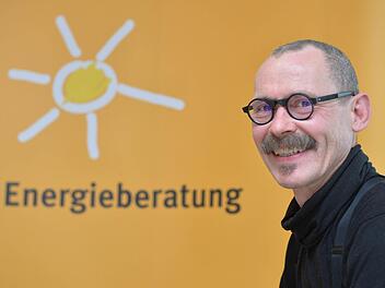 Michael Merz ist Architekt in Memmelsdorf (Landkreis  Bamberg) und führt für die Verbraucherzentrale Bamberg die Energieberatungen durch. Foto: Ronald Rinklef/Archiv