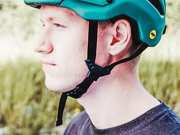 Ein gut sitzender Helm kann schlimme Kopfverletzungen verhindern.  Fotos: Lea Schreiber