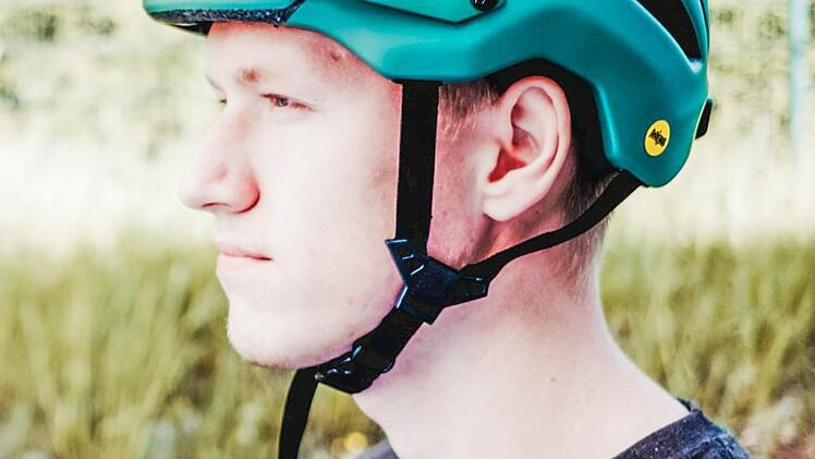 Ein gut sitzender Helm kann schlimme Kopfverletzungen verhindern.  Fotos: Lea Schreiber