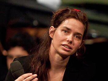 Anna-Sophie Brüning ist seit Beginn dieser Spielzeit Erste Kapellmeisterin am Landestheater Coburg. Bei der Neuproduktion der Cornelius-Oper "Der Barbier von Bagdad" steht sie am Dirigentenpult. Foto: Jochen Berger