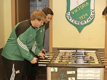 Kickern im JUZ: Wie es mit dem JUZ in Untererthal weitergeht, ist unklar.  Foto: Winfried Ehling