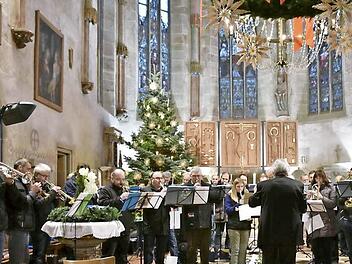 Für die musikalische Ausgestaltung sorgten die vereinigten Posaunenchöre mit wechselnden Dirigenten.