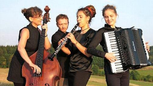 Das Ensemble Sher on a Shier gastiert am 2. April in Coburg. Foto: PR