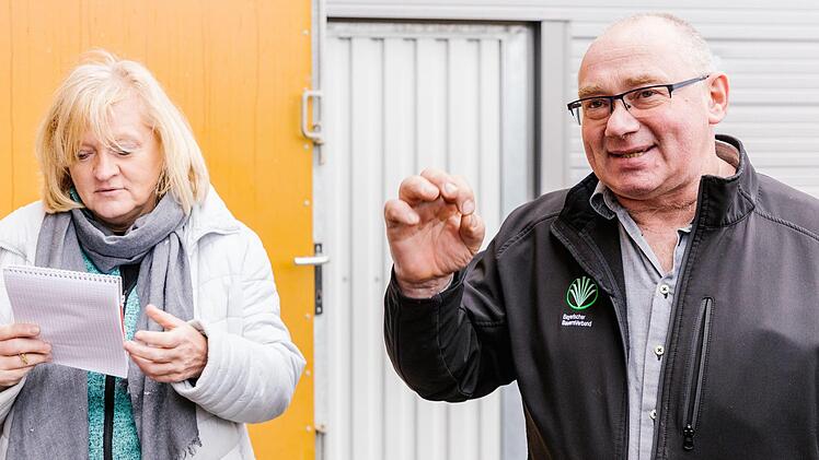 Auch BVV-Kreisobmann Erwin Schwarz besuchte den Hof in Fröschbrunn. Foto: Marian Hamacher