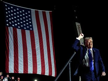 Trump wünschte sich Generäle wie Hitler: Wie faschistisch ist der US-Präsidentschaftskandidat?