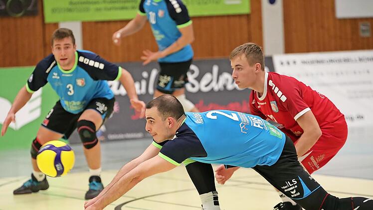Mr. Zuverl&auml;ssig im Team der Hammelburg Volleys: Moritz Rauber (am Ball) steht f&uuml;r gute Abwehrarbeit, aber auch spektakul&auml;ren Angriffs-Volleyball. Beides wird es brauchen im Spiel gegen starke Freiburger.