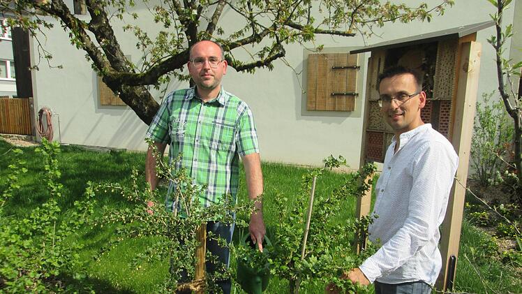 Der Obst- und Gartenbauverein hat maßgeblichen Anteil am Zustandekommen des Novums. Die beiden Vorsitzenden, Alexander Schaupp und Jürgen Kippes (v. l.) wollen auch weiterhin hier nach dem Rechten schauen.