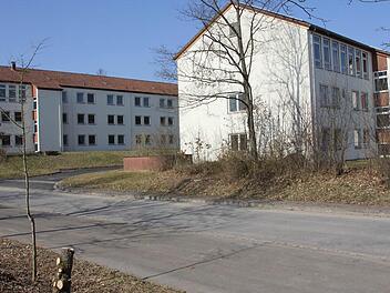 In einem dieser beiden Kompaniegebäude möchte eine Berliner Stiftung, in der Katharina Wagner von den Bayreuther Festspielen und der Königsberger Unternehmer Otto Kirchner engagiert sind, eine Akademie für Medien- und Kulturschaffende einrichten. Fotos: Ralf Kestel