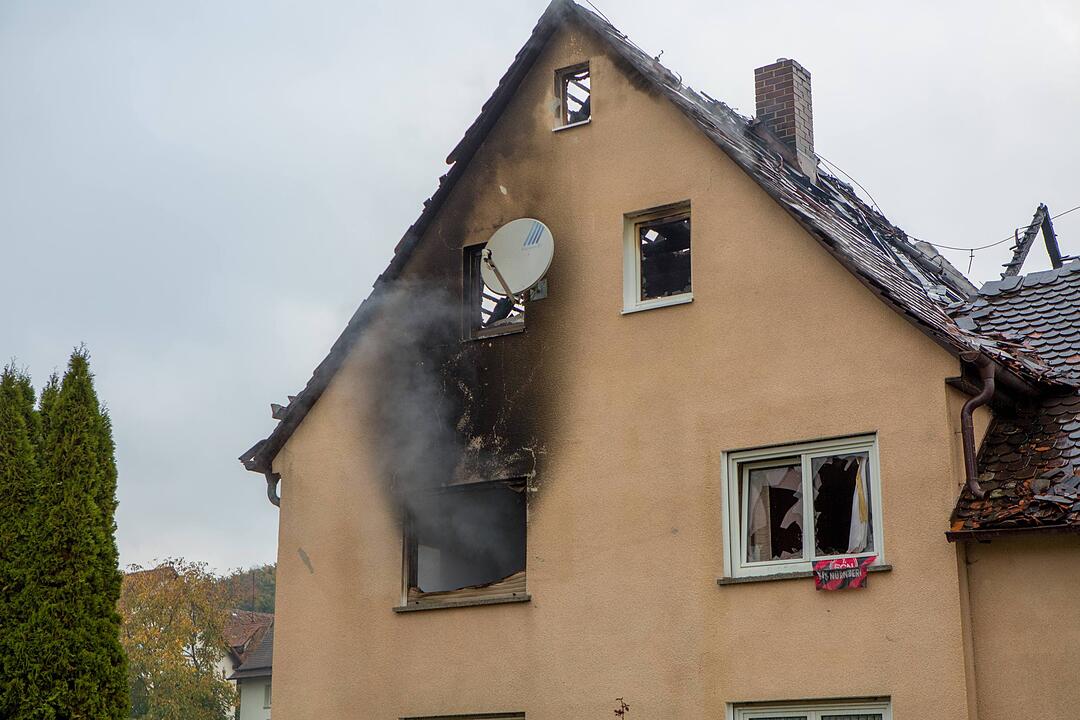 Wohnhausbrand bei Altdorf fordert Feuerwehr