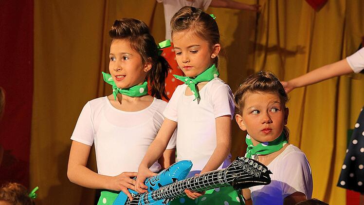 Die Sternchengarde entführte die Zuschauer in die hohe Zeit des Rock 'n Roll. Dieter Britz