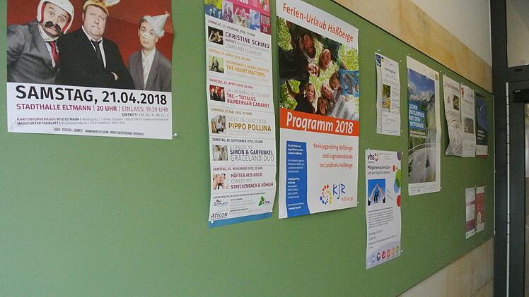 Im Eingangsbereich fand auch eine neue saubere Pinwand Platz.