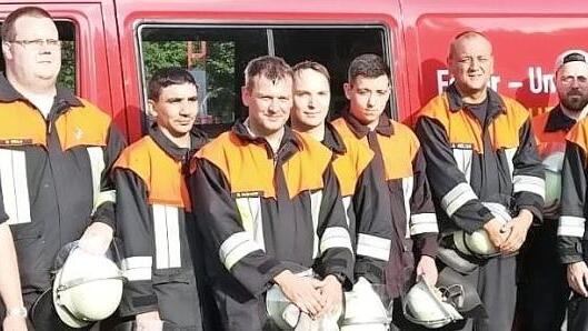 Erfolgreich verlief die Leistungsprüfung der FFW Reutersbrunn; von links Feuerwehrreferent Dieter Gerstenkorn, Ausbilder Uwe Kern, Björn Göttel (Abzeichen Gold-Rot), Luca Bleul (Heubach, Bronze), Roland Schramm (Auffüller), Joachim Schmitt (Gold), Dieter Lorenz (Silber), Andreas Mölter (Eichelberg, Silber), Philip Mölter (Gold-Grün), Marcel Leibold (Gold-Rot), KBM Jonas Ludewig, Michael Walz (Gold-Grün), KBI Thomas Habermann, Kommandant Winfried Walz und Schiedsrichter Christian Kuhn. Foto: W...