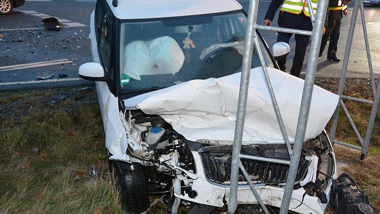 Schwerer Unfall am Donnerstagmorgen auf der B 85 bei Holzmühle (Kulmbach.)Dagmar Besand
