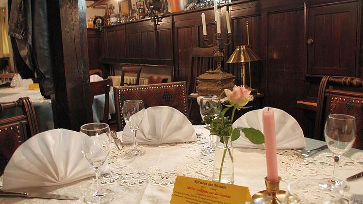 Im Gastraum der Mühle steigt die Spannung.