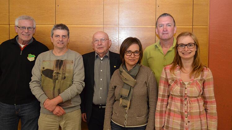 In der Versammlung wurden für Verbandsehrungen für Verdienste im Sport und Ehrungen für langjährige Mitflieder vorgenommen. v. li. SVR und BJV Kreisvorsitzender Rudi Weik, Udo Schaub, Helmut Morper, Katrin Vollert, Michael Kaiser, Ilona Gößmann-Schmitt. Foto: Andras Lomb