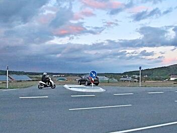 Auch wenn, wie am Montag, dunkle Wolken über dem künftigen Baugebiet "Bleichäcker" zu sehen waren, sind die Voraussetzungen für die Stellung von Bauanträgen von Investoren geschaffen.  Foto: Helmut Will
