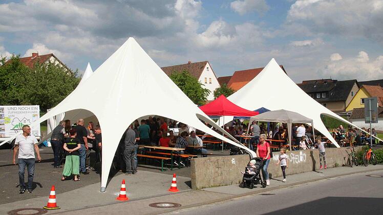 Eindrücke vom Benefizfest in Stangenroth. Foto: Ernst Dettmer