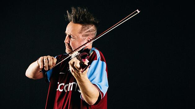 When I'm Sixty-Four: Nigel Kennedy spielt ein Programm, das zu seinem Alter beim Auftritt passt. Foto: Nicolas Hudak