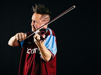When I'm Sixty-Four: Nigel Kennedy spielt ein Programm, das zu seinem Alter beim Auftritt passt. Foto: Nicolas Hudak