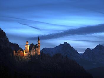 Neuschwanstein & Co.: Unesco erklärt Märchenschlösser zum Welterbe - Schloss Neuschwanstein in der Blauen Stunde