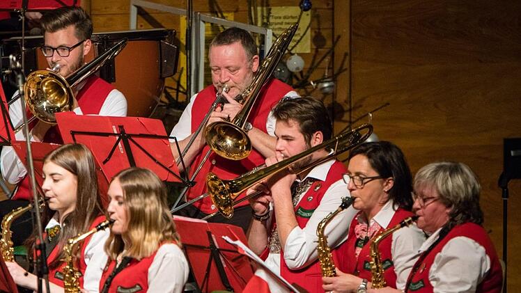 Impressionen vom Weihnachtskonzert in der Franz-Goebel-Halle in RödentalFoto: Vincent Kaibarta
