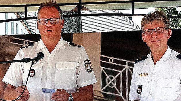 Noch ist Stefan Haschke (rechts) Chef der Bad Kissinger Polizei. Ab 1. Juli ist er Rentner. Das Foto zeigt ihn neben dem unterfränkischen Polizeipräsidenten Detlev Tolle.