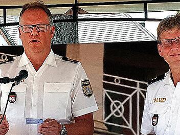 Noch ist Stefan Haschke (rechts) Chef der Bad Kissinger Polizei. Ab 1. Juli ist er Rentner. Das Foto zeigt ihn neben dem unterfränkischen Polizeipräsidenten Detlev Tolle.