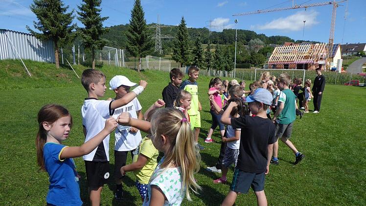 Die Weilersbacher Kinder in Aktion. Foto: Heidi Amon