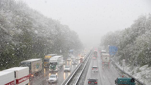 Durchwachsen beschreibt das Wetter diese Woche wohl am besten. Über Schneeschauer und schwere Sturmböen ist alles möglich. Foto: Björn Fix/dpa