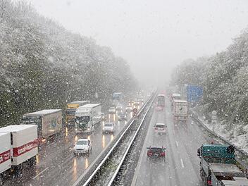 Durchwachsen beschreibt das Wetter diese Woche wohl am besten. Über Schneeschauer und schwere Sturmböen ist alles möglich. Foto: Björn Fix/dpa
