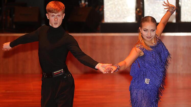 Daniel Schluck und Veronika Obholz, dreifache deutsche Meister, zuletzt 2017 Jugend Latein, vielfache bayerische Meister, WM-Finalisten LateinWolfgang Desombre