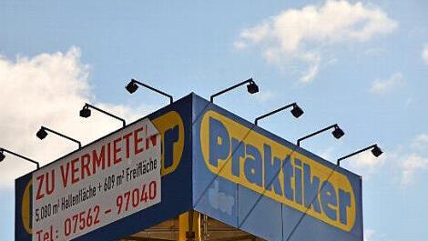 Seit Jahren schon wird darauf hingewiesen, dass der ehemalige Praktikermarkt zur Vermietung ansteht.