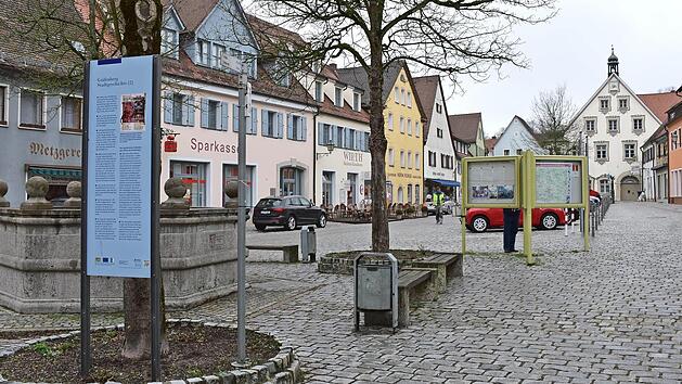 Der Marktplatz in Gr&auml;fenberg: Das alte Kopfsteinpflaster ist zwar sch&ouml;n, f&uuml;r viele Menschen aber auch ein Hindernis. Nun soll der Platz barrierefrei umgestaltet werden.  Foto: Petra Malbrich