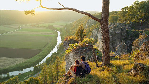 Im Altmühltal lässt es sich wunderbar wandern: Von kurzen, leichten Wanderwegen bis hin zu langen und anspruchsvollen Touren ist alles dabei - Highlight ist der Altmühltal-Panoramaweg.