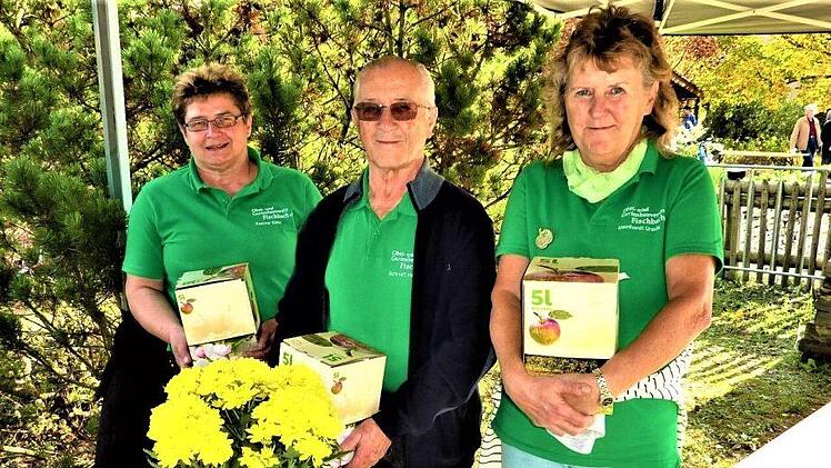 Der Gartenbauverein Fischbach warb erneut für den Apfelsaft.    Foto: Gerd Fleischmann
