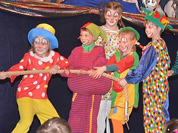 Der Zirkus "Ermetziano" lässt grüßen. Fotos: Schmidt