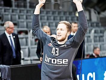 Christian Sengfelder bei Aufwärmübungen  Foto: Daniel Löb