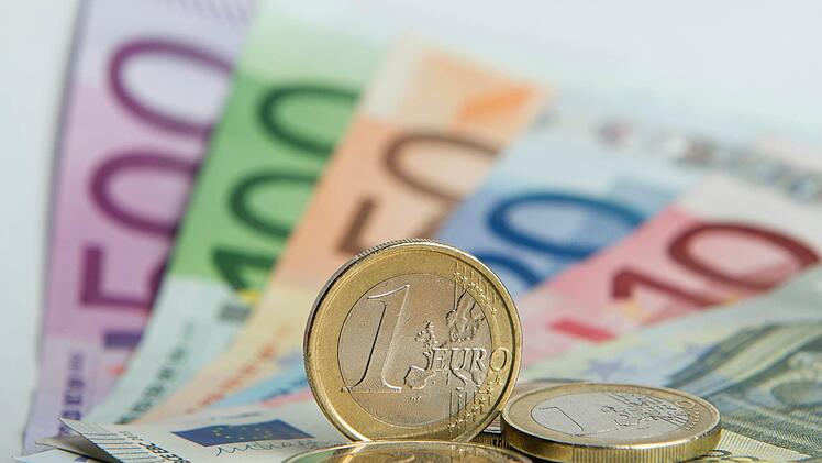 Die Verwaltungsgemeinschaft Bad Brückenau hat im Jahr 2020 gut gewirtschaftet, was den Kämmerer freut. Symbolfoto: Daniel Reinhardt/dpa