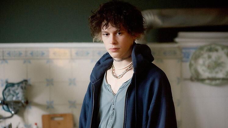 Der rebellische Teenager Marian (Philip G&uuml;nsch) m&ouml;chte sich nicht im Haus isolieren.