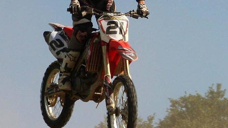 Spannende Rennen und spektakuläre Sprünge dürfen die Zuschauer bei den Motocross-Rennen in Bramberg erwarten. Foto: Tanja Kaufmann