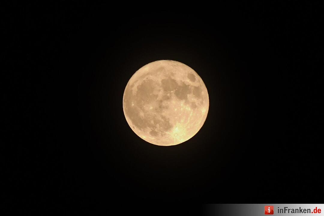 Supermond: Die besten Bilder aus Franken und der Welt