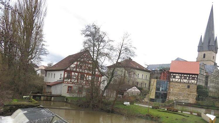 Baunach im Landkreis Bamberg hat vor allem f&uuml;r Sportfans einiges zu bieten. Und das historische Stadtzentrum wird von malerische Fachwerkh&auml;usern geziert.  Foto: inFrankenPix-Nutzer "Petragross"