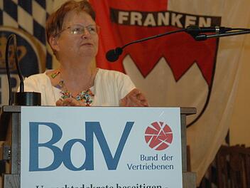 Margaretha Michel hielt als Festrednerin, auch aufgrund der eigenen Betroffenheit, einen authentischen Bericht über Flucht und Vertreibung und die Möglichkeit auf ein gemeinsames Europa. Foto: Edwin Meißinger