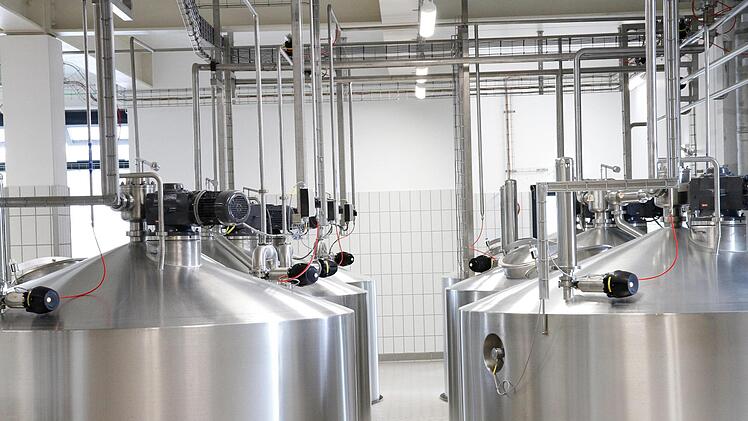 Die Puffertanks für Malzextrakte im neuen Sudhaus. Foto: privat