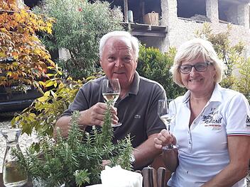 Um ein ein Lieblingsfoto gebeten, wählte Helmut Fischer dieses Bild aus, das in Südtirol entstanden ist. Es zeigt den Michelauer Bürgermeister mit seiner Frau Christiane. Er notierte dazu: "Seit 47 Jahren glücklich verheiratet". Foto: privat