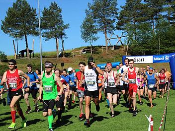 Und los geht's: Start zum Veitensteinlauf auf dem Sportgelände der DJK Priegendorf  Foto: ml