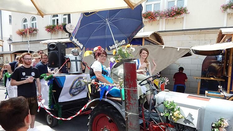 Am Sonntag fand ein Festzug zum Bierstadel statt. Foto: Horst Wunner